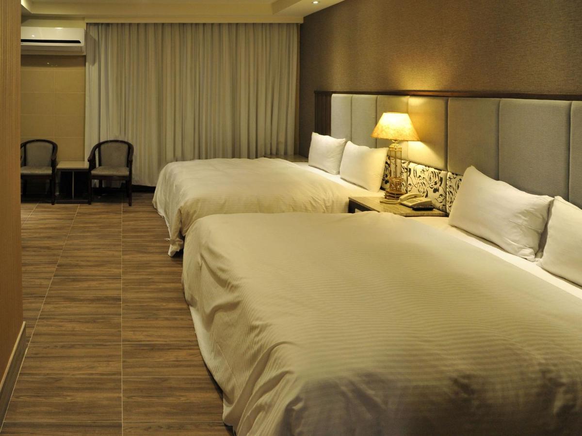 Maple Hotel Second Branch Тайнан Екстериор снимка